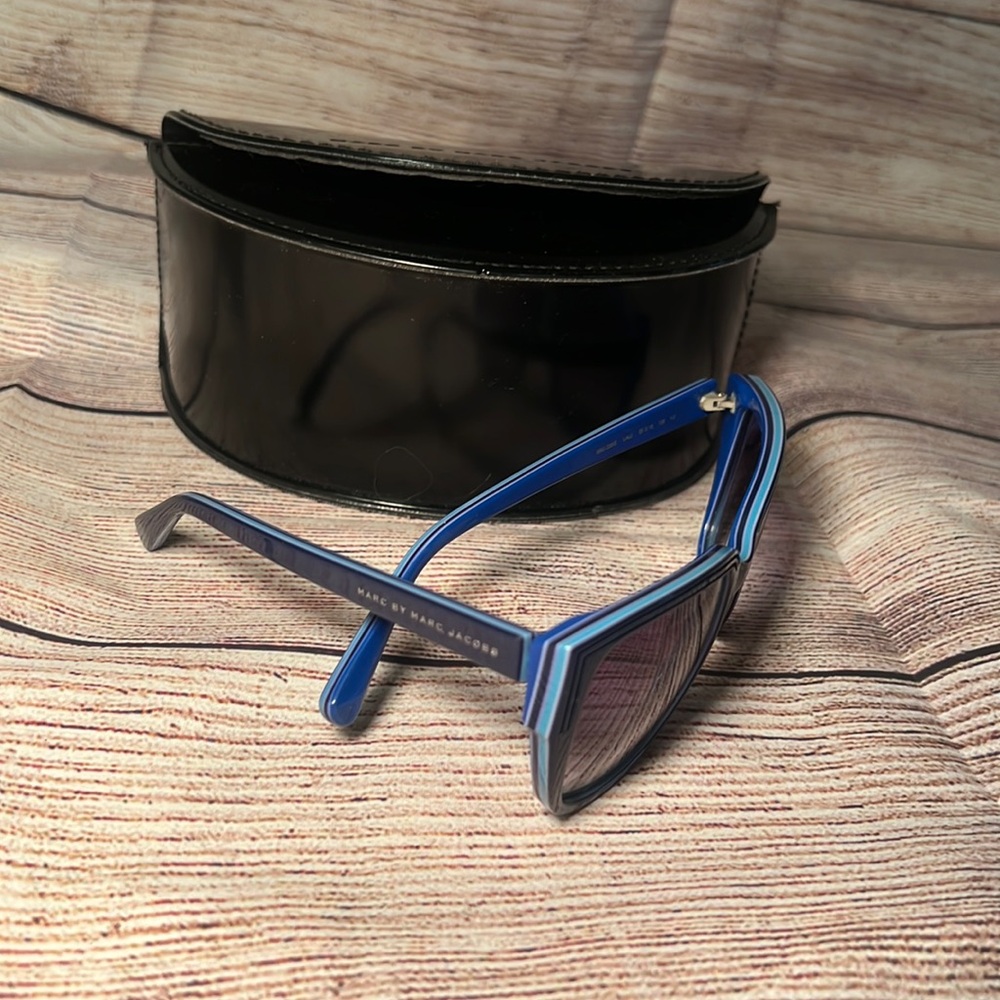 MARC by Marc Jacobs Sunglasses Blue with case